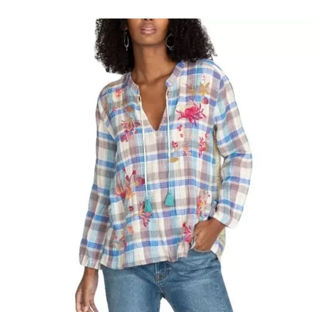 Johnny Was Blue and White Embellished 3/4 Sleeve Blouse